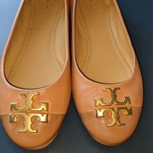Tan leather cap toe flats size 5 excellent condition